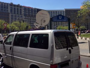 KA-SAT Livestream Uplink per Satellit am Potsdamer Platz in Berlin