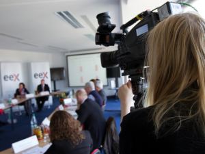 Kamerafrau Pressekonferenz